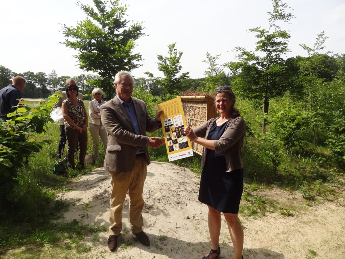 Opening bijenhotels bij Golfclub De Dommel