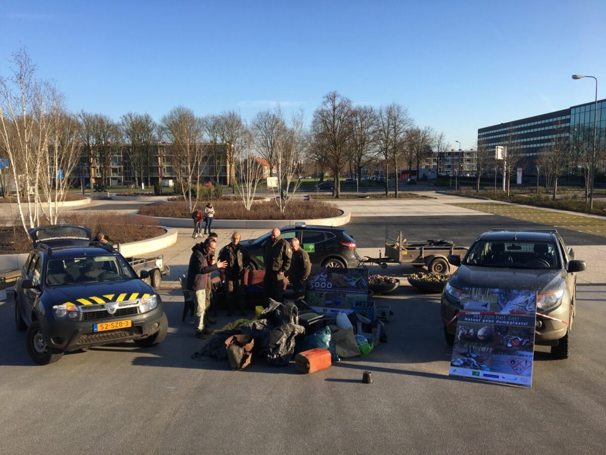 Boswachters zijn het zat om steeds meer rotzooi op te ruimen